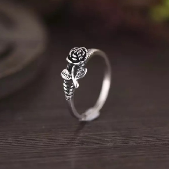 Rose Ring size 6 - Picture 1 of 1